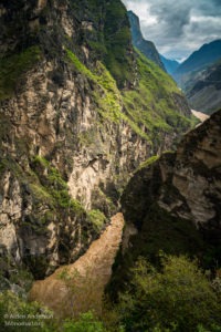Looking down into Middle Tiger Leaping Gorge