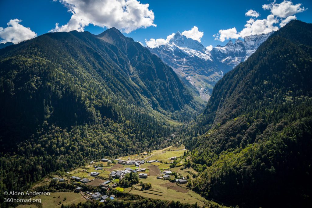 Lower Yubeng Village, on the trail from Xidang