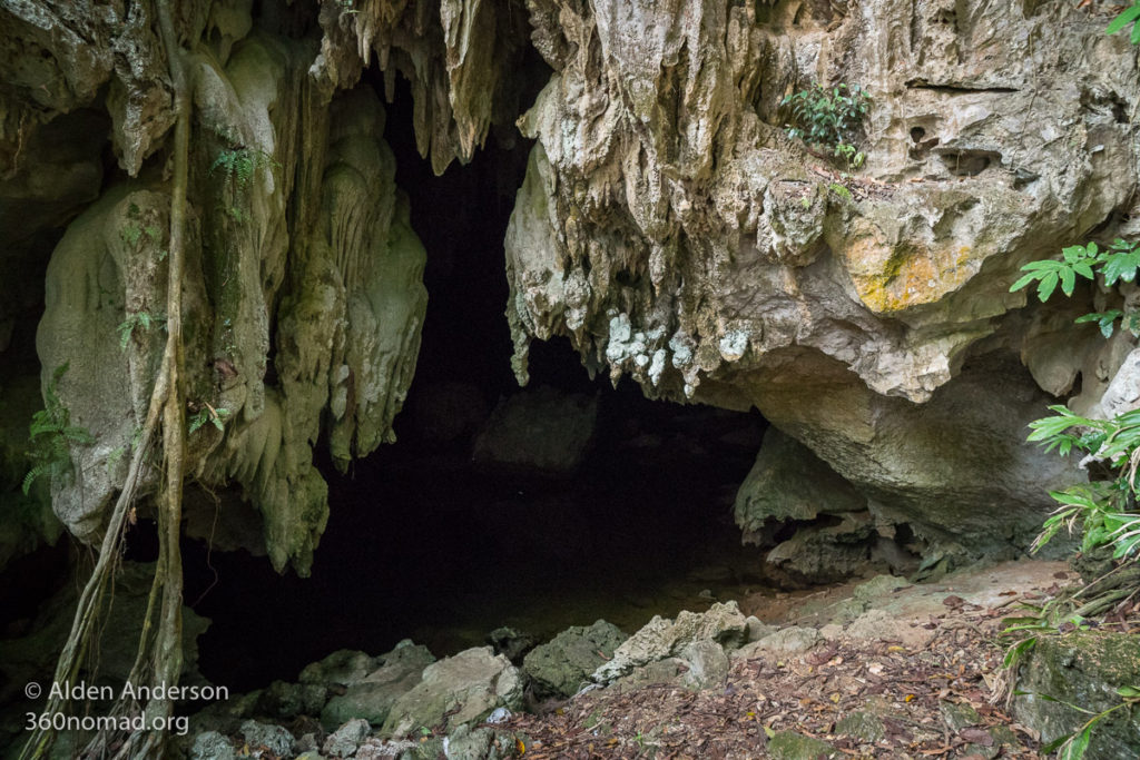 Entrance to Tham Pa Seuam Cave