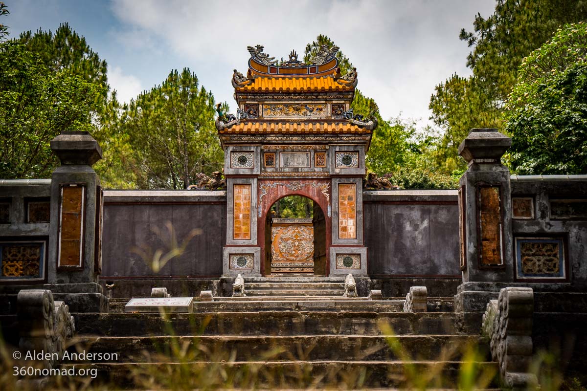 Khiem Tho Tomb, Empress Le Thien Anh