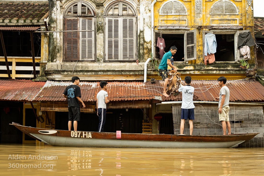 Tuan with dogs Hoi An Flood