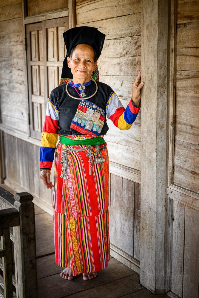 Cong Ethnic Group Vietnam Full traditional clothing